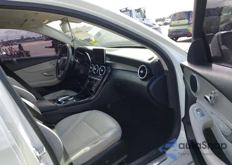 2015 Mercedes-Benz C 300 4Matic из США, поврежденный, VIN 55SWF4KB6FU019949